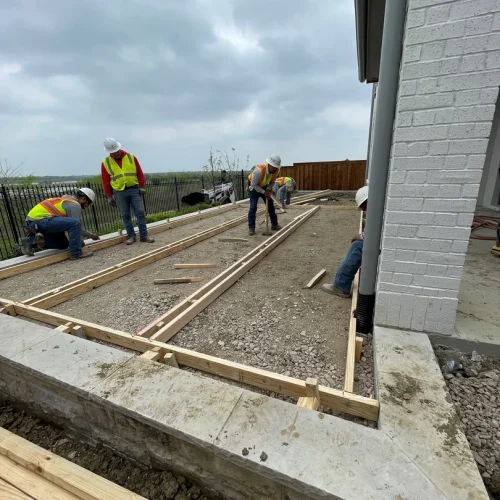 boardwalk paving - project in a backyard